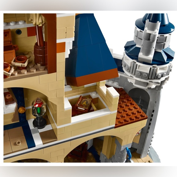 RETIRED Disney Lego Castle 50th Anniversary - Picture 4 of 14